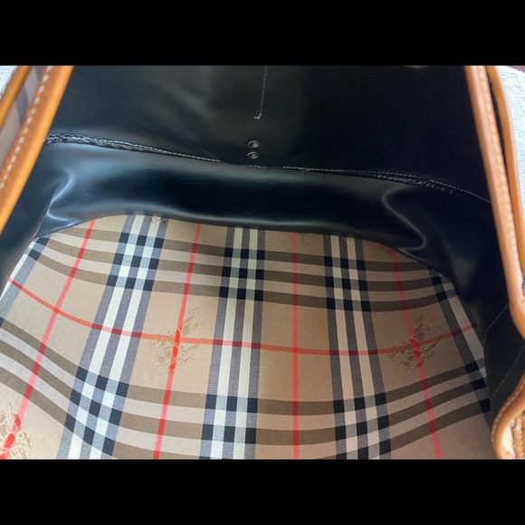 ❤️SOLD❤️Preloved Used Authentic Burberry’s Real Leather Shoulder Sling Bag - Picture 3 of 16